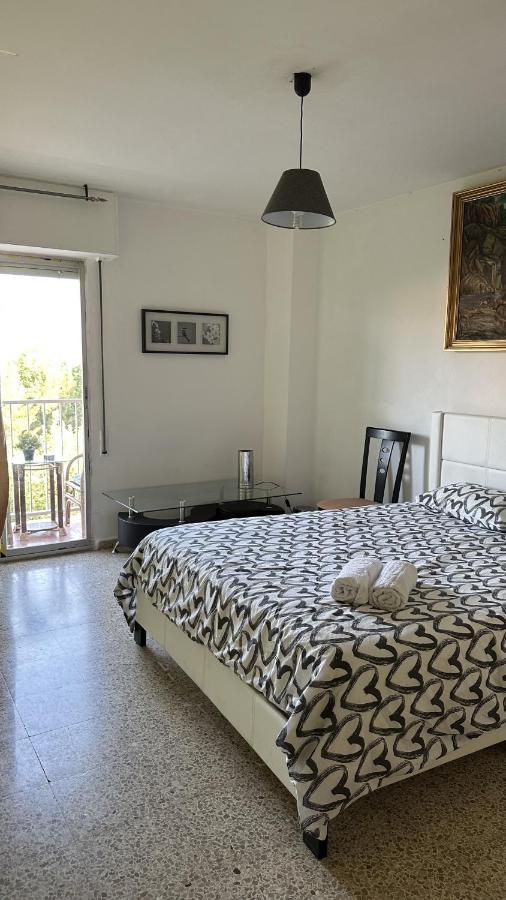 Habitaciones Con O Sin Balcon บาดาโลนา ภายนอก รูปภาพ