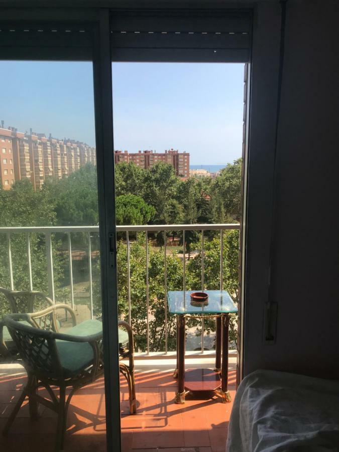 Habitaciones Con O Sin Balcon บาดาโลนา ภายนอก รูปภาพ